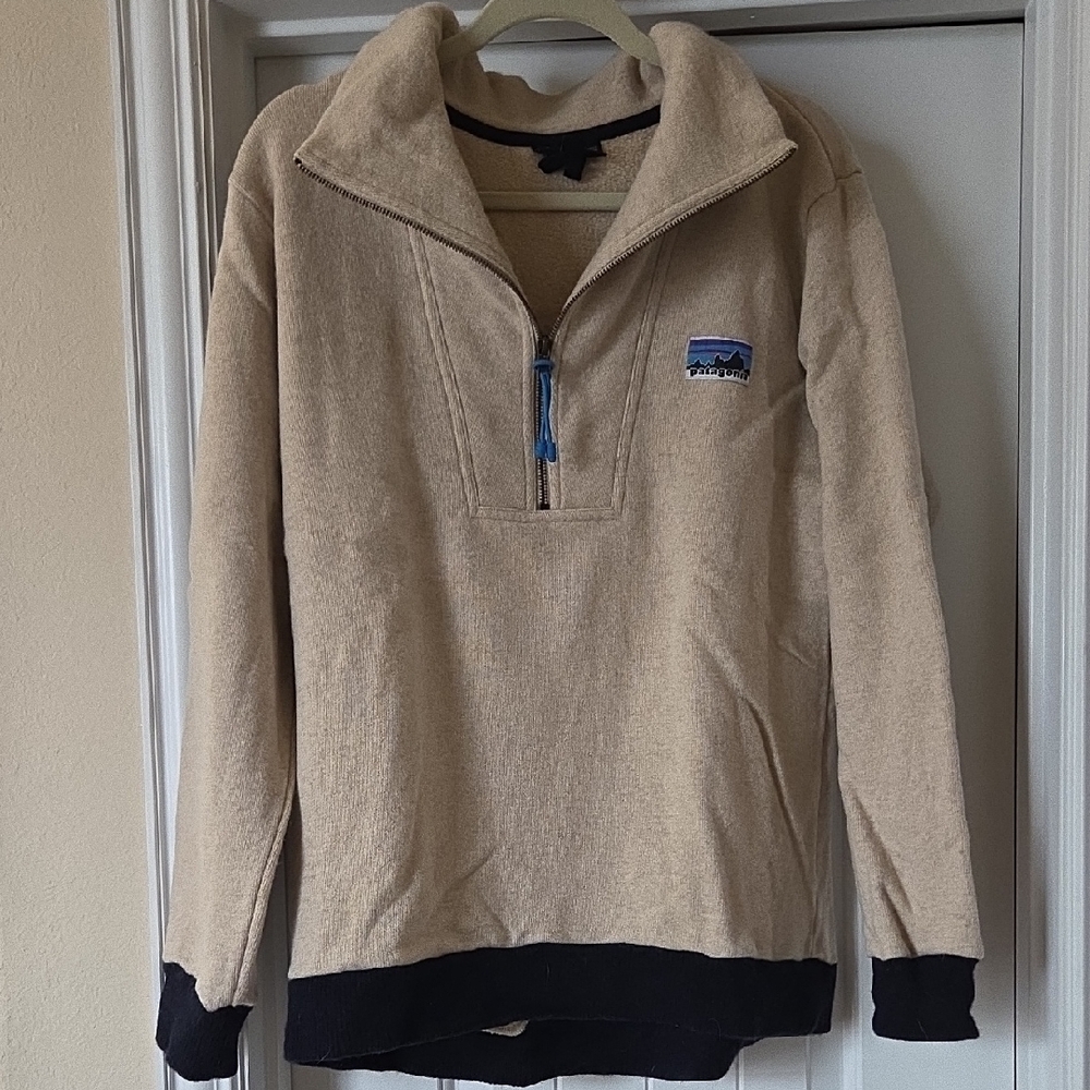 Patagonia Tan and Black Men's Zip-Up Sweater
